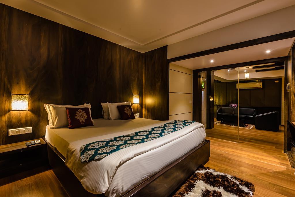 Hotel Peace Park Panvel Exterior foto
