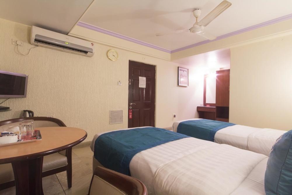 Hotel Peace Park Panvel Exterior foto